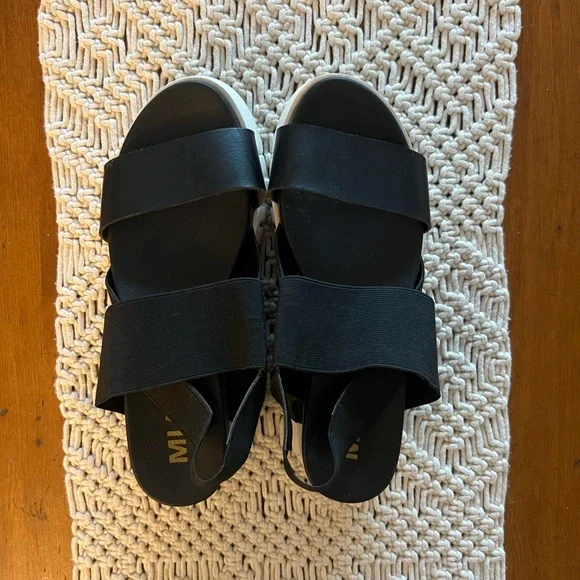 Mia Black Platform Strappy sandals - Picture 3 of 7